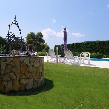 Cosmos Resort Kálamosz Kültér fotó